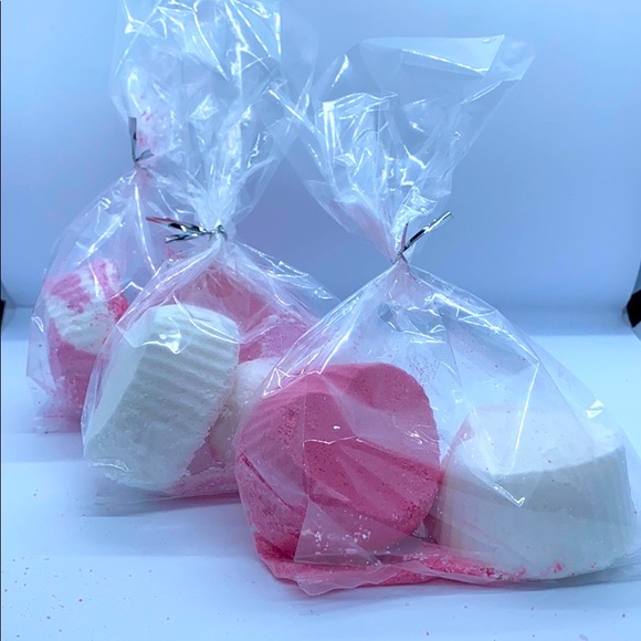 Set of 6 Heart shaped bath bombs